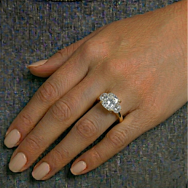 Round-Cut Lab-Grown Diamond Ring in Yellow Gold