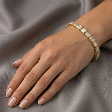 9.30 Ct Emerald Cut Lab-Grown Diamond Tennis Bracelet in