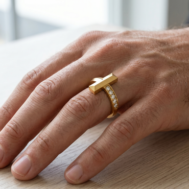Yellow Gold Men’s Engagement Ring Featuring A 0.21Ct Round Lab Diamond