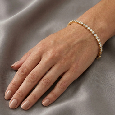 Lab-Grown Diamond Kada Bracelet Yellow Gold