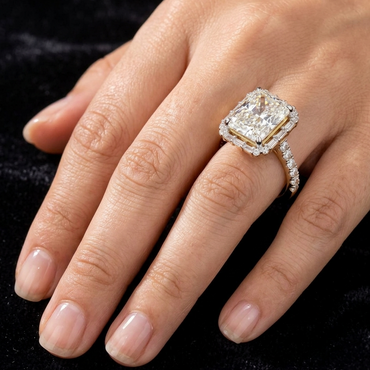 18K Yellow gold lab grown diamond halo ring radiant round baguette