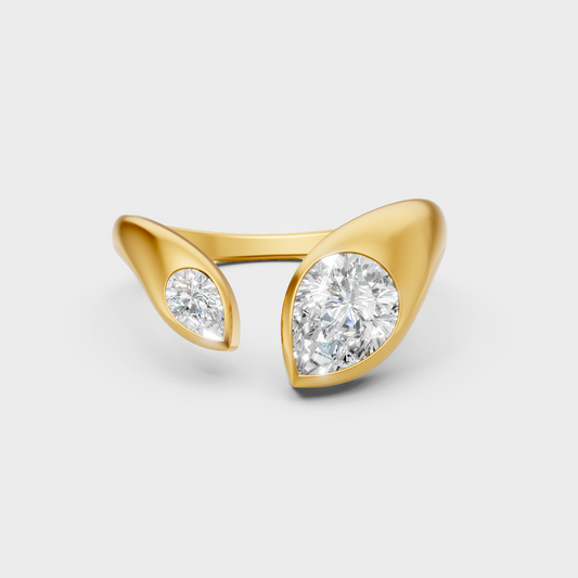 Igi-certified pear-cut lab-grown diamond solitaire ring in 18K yellow gold