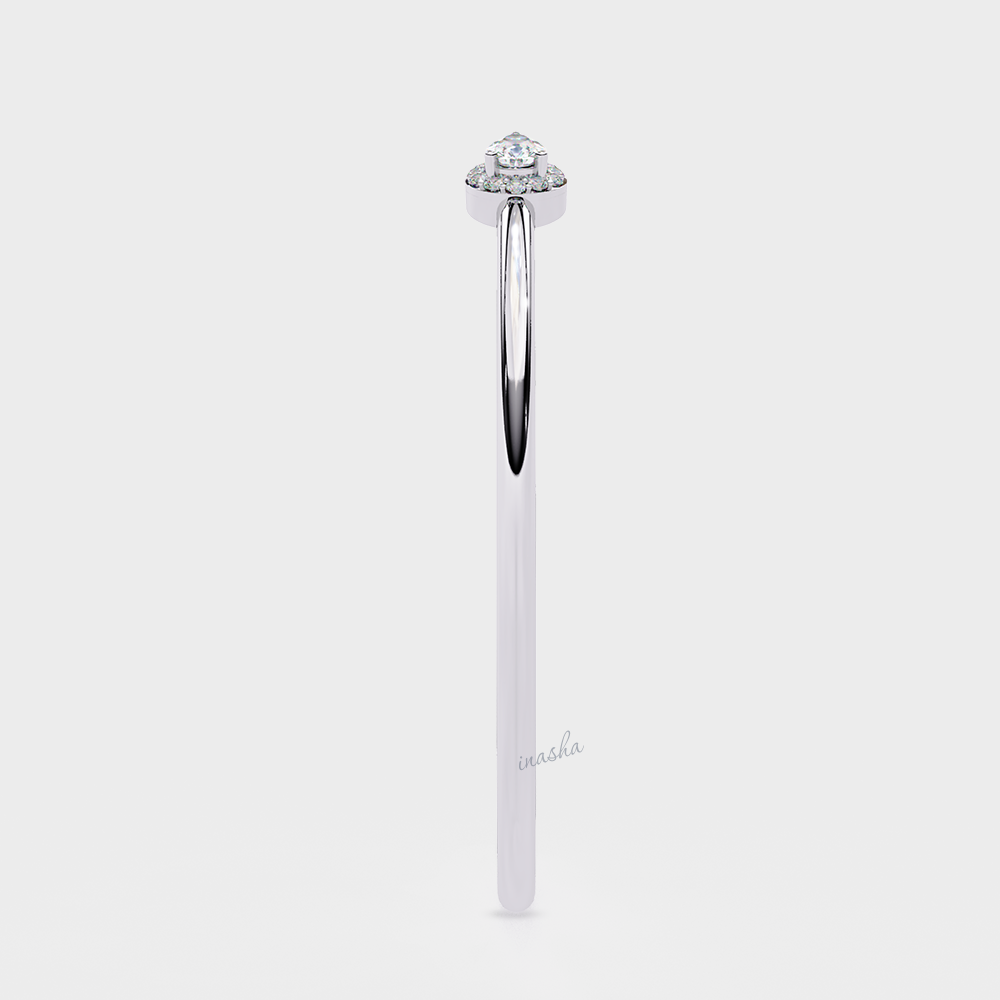 Luxury White Gold Bracelet Featuring Lab-Grown Pear and Round Diamonds