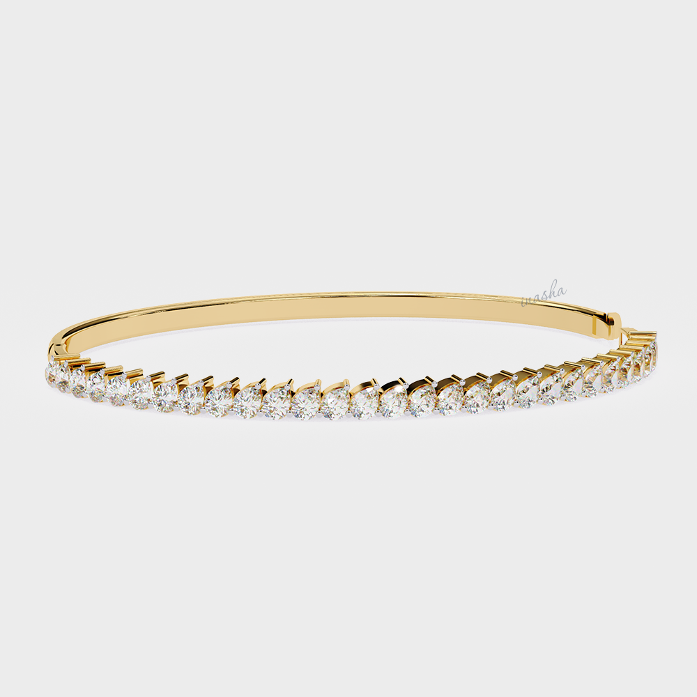Certified Lab-Grown Pear Cut Diamond Kada Bracelet in Yellow Gold