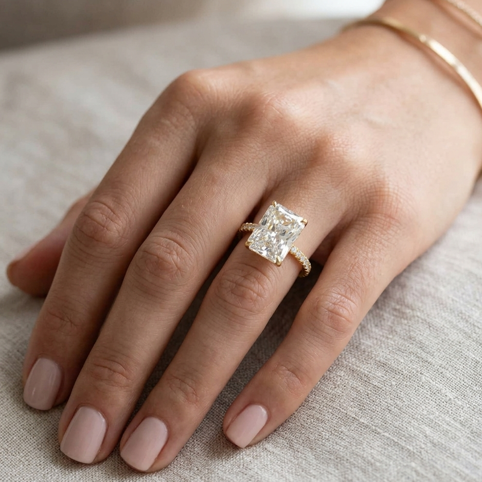 Radiant Halo Diamond Ring In 18K Yellow Gold 