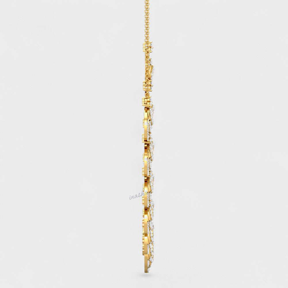 Luxurious Certified Lab-Grown Diamond Necklace with brilliant sparkle in Yellow Gold.
