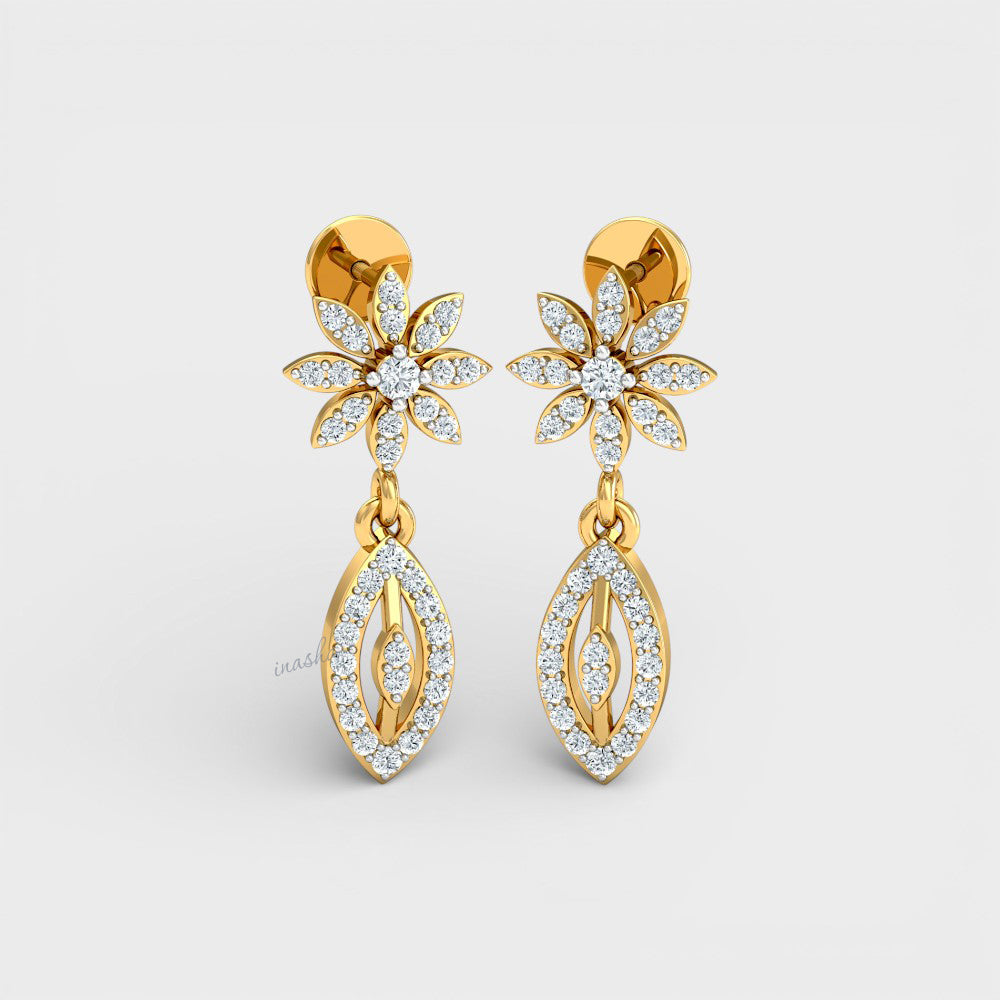 Luxurious Certified Lab-Grown Diamond Earring with brilliant sparkle in Yellow Gold.