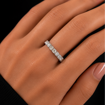 Lab grown diamond stack band round cut in Platinum