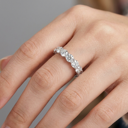 in 18K White gold lab grown diamond band