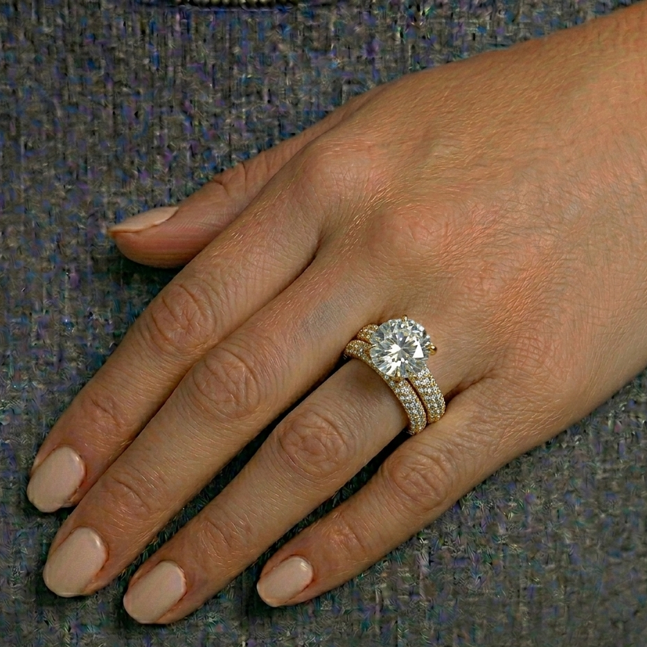 Yellow Gold Bridal Set With Brilliant Sustainable Round