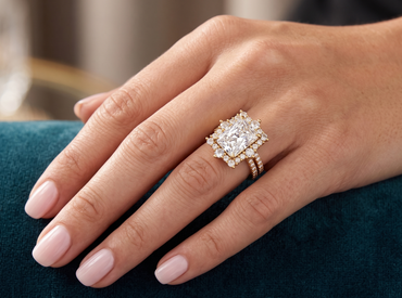 Yellow Gold Engagement Ring Set With Radiant And Round