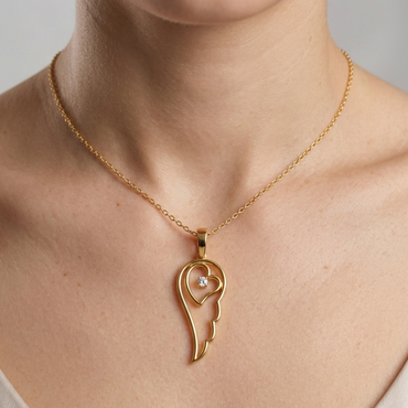 Luxury Diamond Pendant in Yellow Gold With A Certified Round Lab Diamond