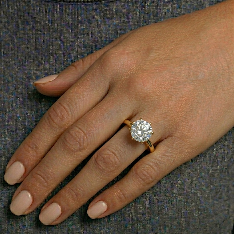  Yellow Gold Round Lab Diamond Solitaire