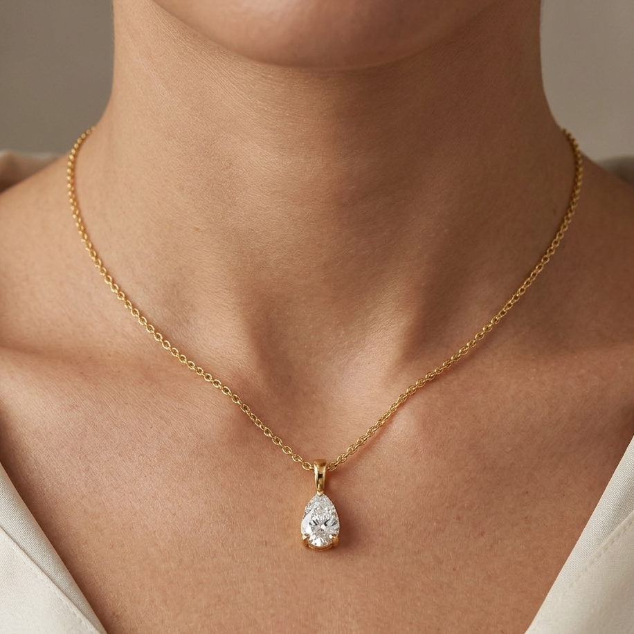 Igi Gli Certified Pear-Cut Lab-Grown Diamond Pendant With Chain In 18K Yellow Gold