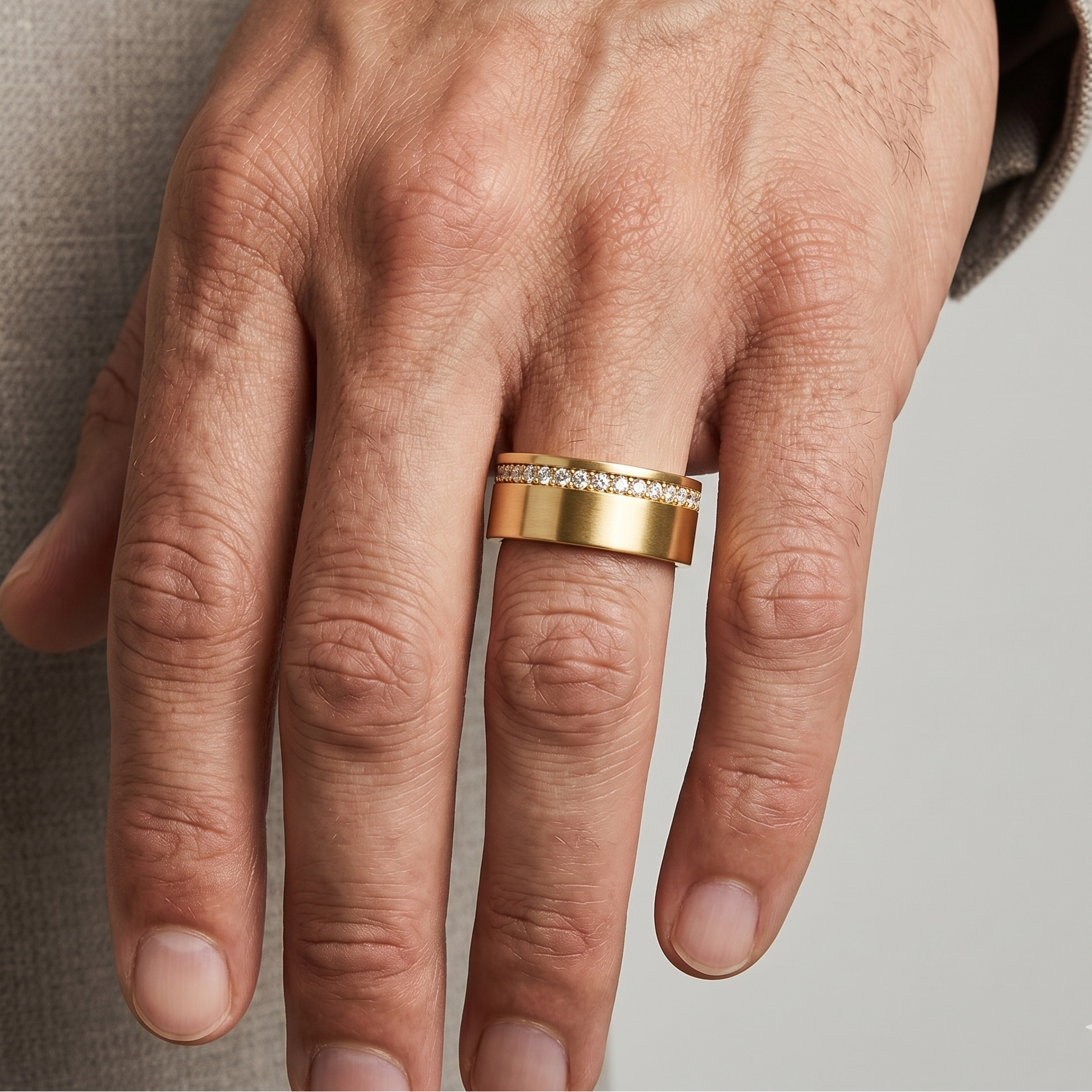 Round-Cut Lab-Grown Diamond Men’s Ring In 18K Yellow Gold