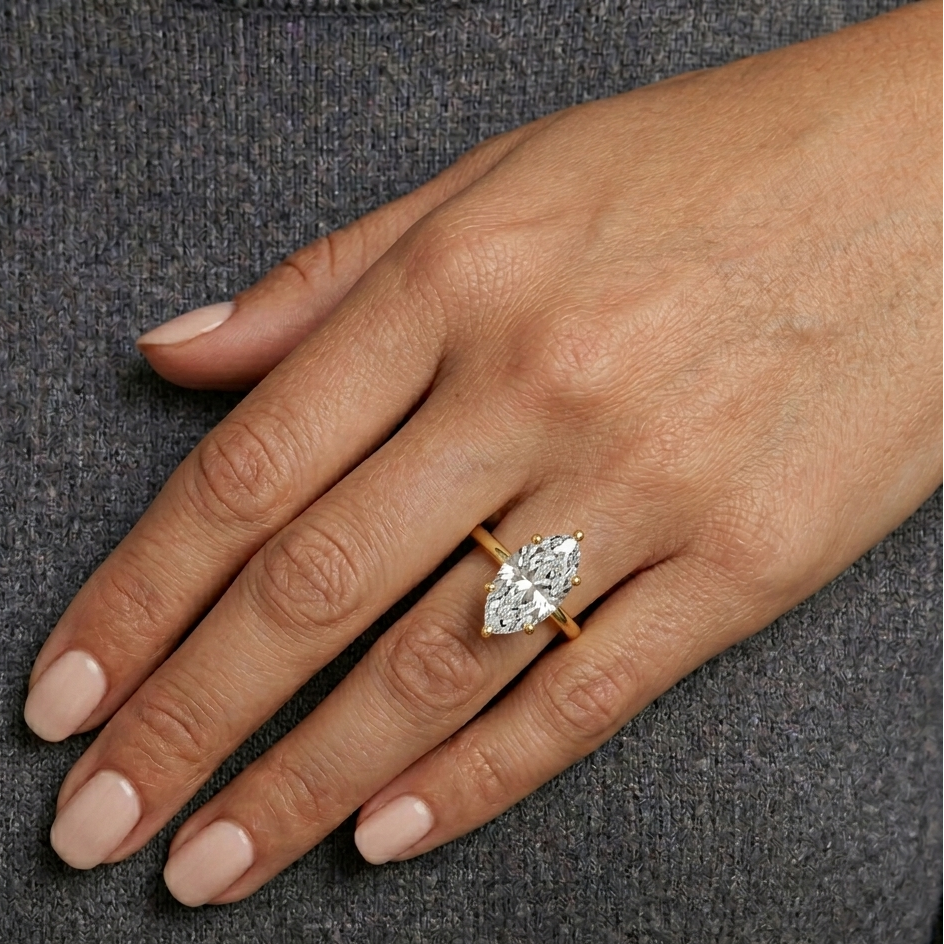 Marquise diamond ring in Yellow Gold