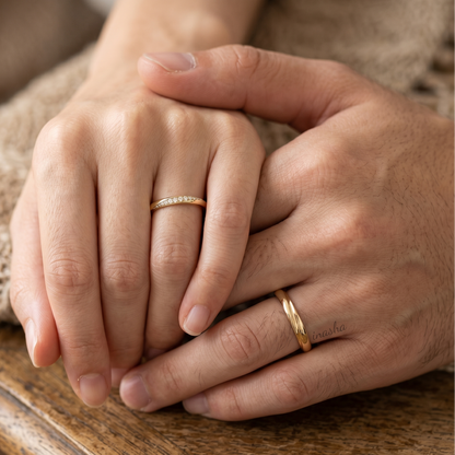 Women’s Round Cut Diamond in Yellow Gold & Men’s Plain Band