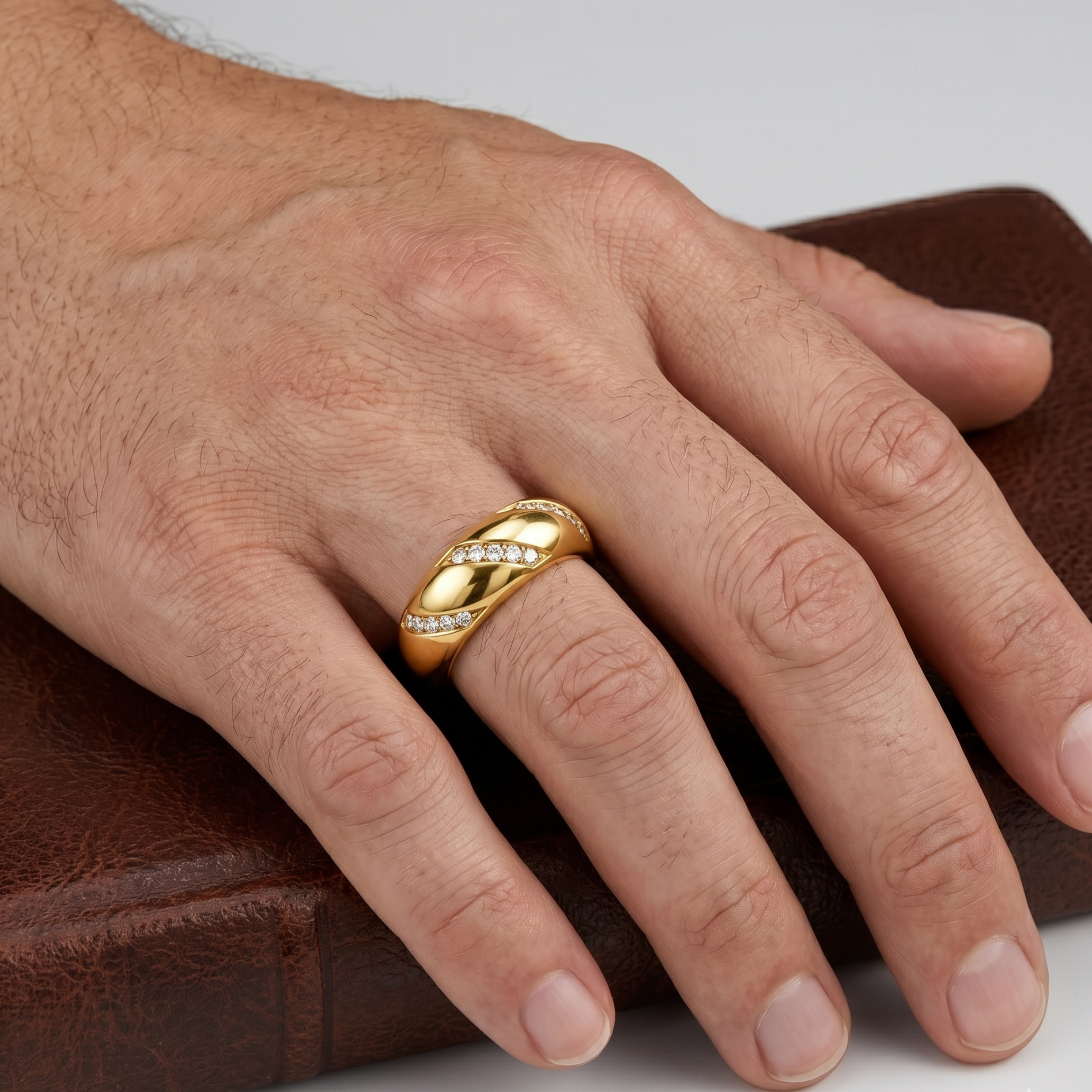 Luxury Yellow Gold Men’s Engagement Ring Featuring Round Lab Diamond