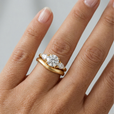 luxury  Round-Cut Lab-Grown Diamond Bridal Set In 18K Yellow Gold