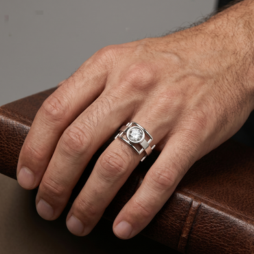 Platinum Men’s Round Lab Diamond Ring For Refined Brilliance