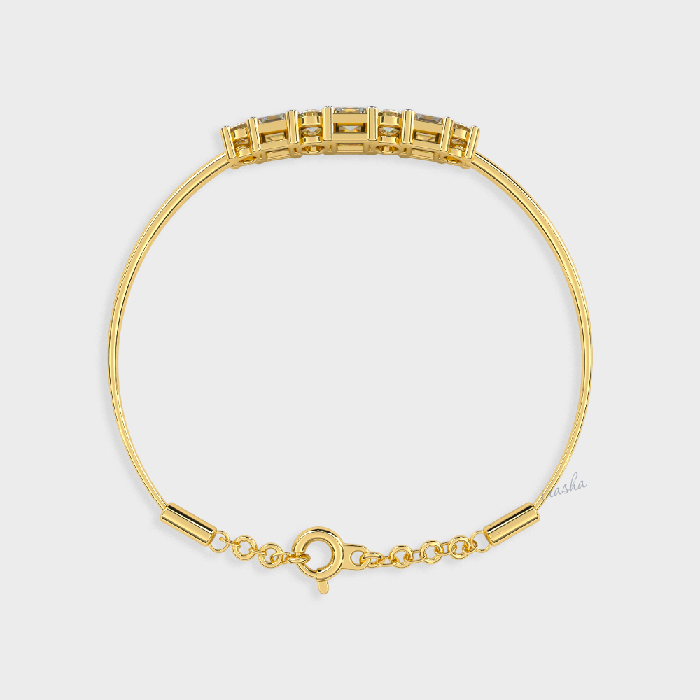 Elegant Lab-Grown Diamond Bracelet Yellow Gold Luxury Style
