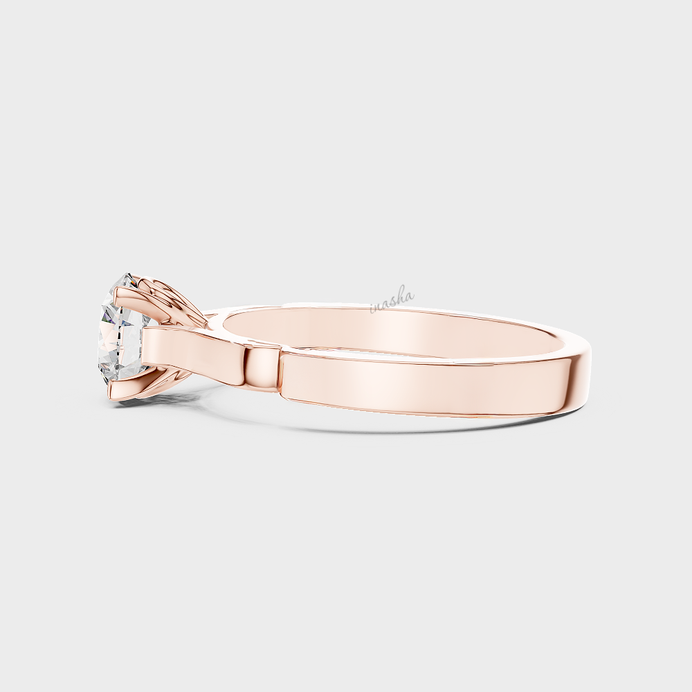 Sustainable lab grown diamond ring in gold