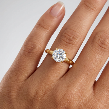 Luxury Yellow Gold Round Diamond Ring