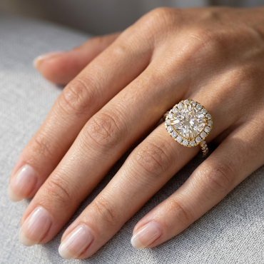 Cushion Halo Diamond Ring In 18K Yellow Gold 