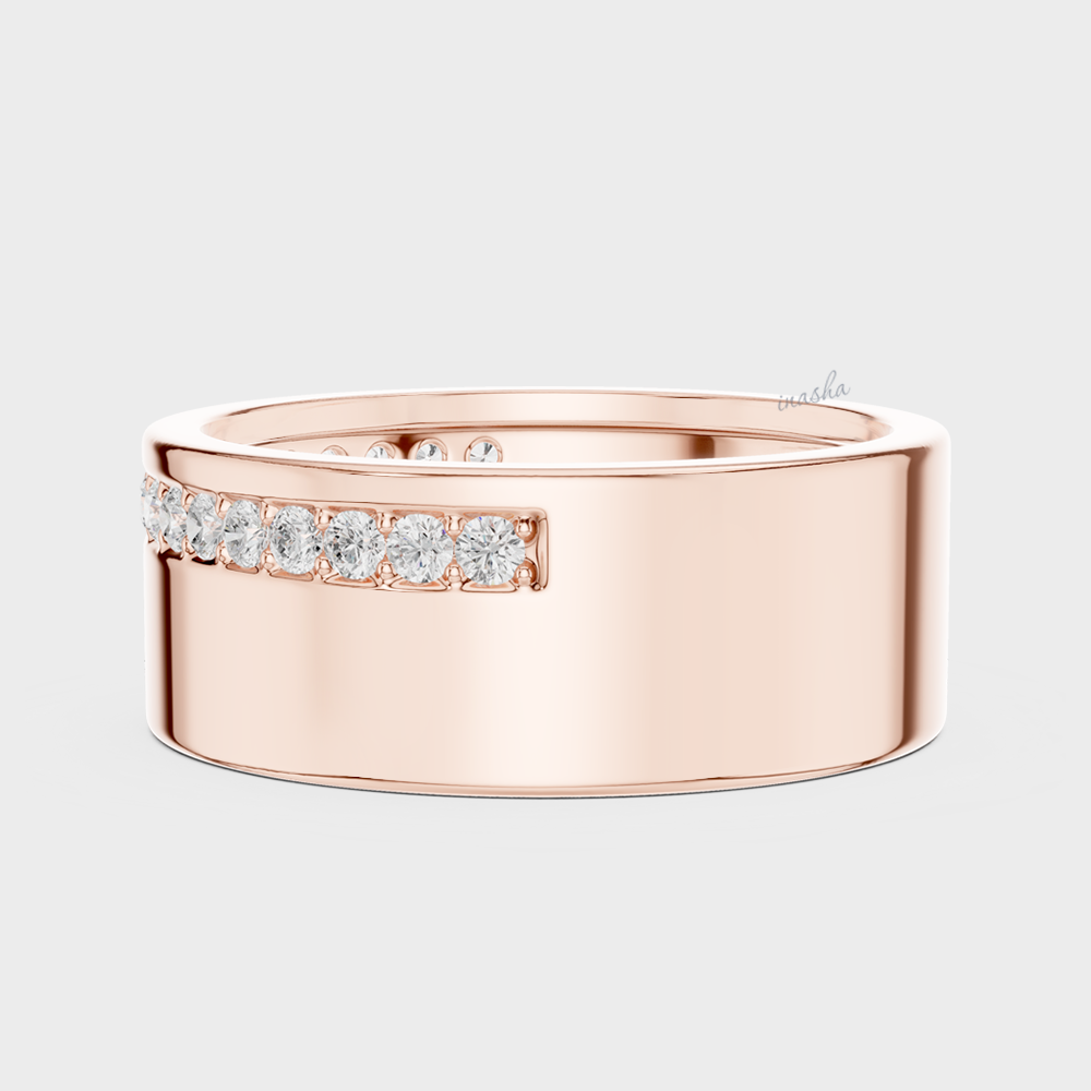 Men’s lab grown diamond ring close-up