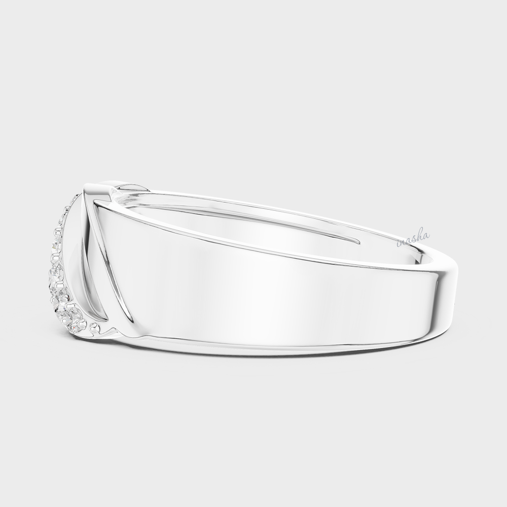Men’s diamond ring in white gold