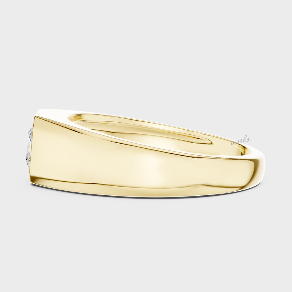 Men’s diamond ring in yellow gold