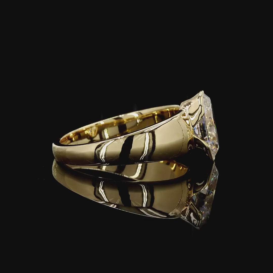 Timeless yellow gold lab grown diamond ring