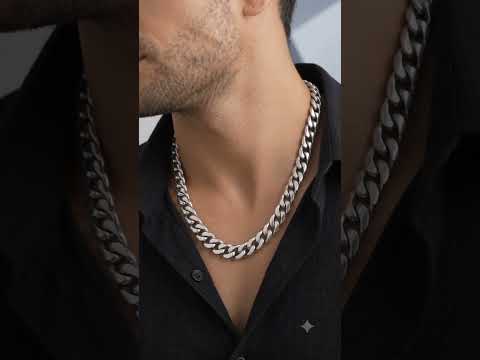 Discover the 950 Platinum Chain for Men by Inasha Diamonds. Featuring a bold Miami Cuban link design in 20, 22, and 24-inch lengths. Buy men's platinum chain online in India!