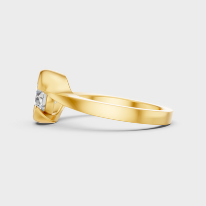 Elegant Round Diamond Proposal Ring In Gold