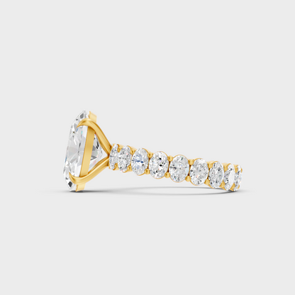 Elegant Oval Proposal Ring In Yellow Gold