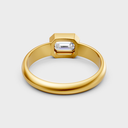 Gold ring with a diamond of Emerald cut