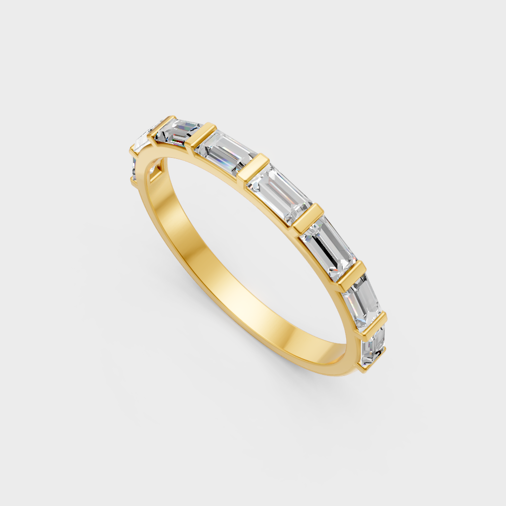 Classic yellow gold wedding band featuring of baguette diamonds