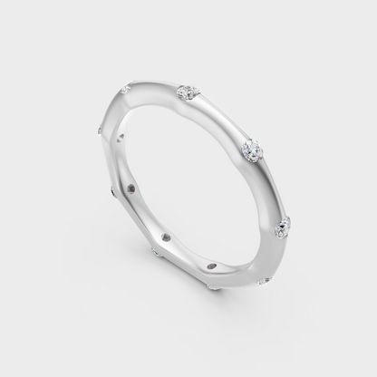 Sleek 18K White Gold Diamond Band Featuring A Certified Round Diamond