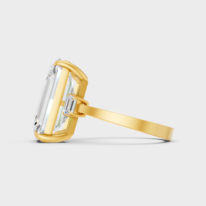 Elegant Emerald Proposal Ring In Yellow Gold
