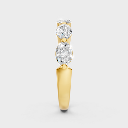 Sustainable Yellow Gold Ring With A Brilliant Oval-Cut Lab Diamond