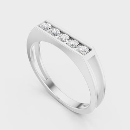 Sleek 18K White Gold Men’s Band Featuring A 0.25Ct Round Lab Diamond